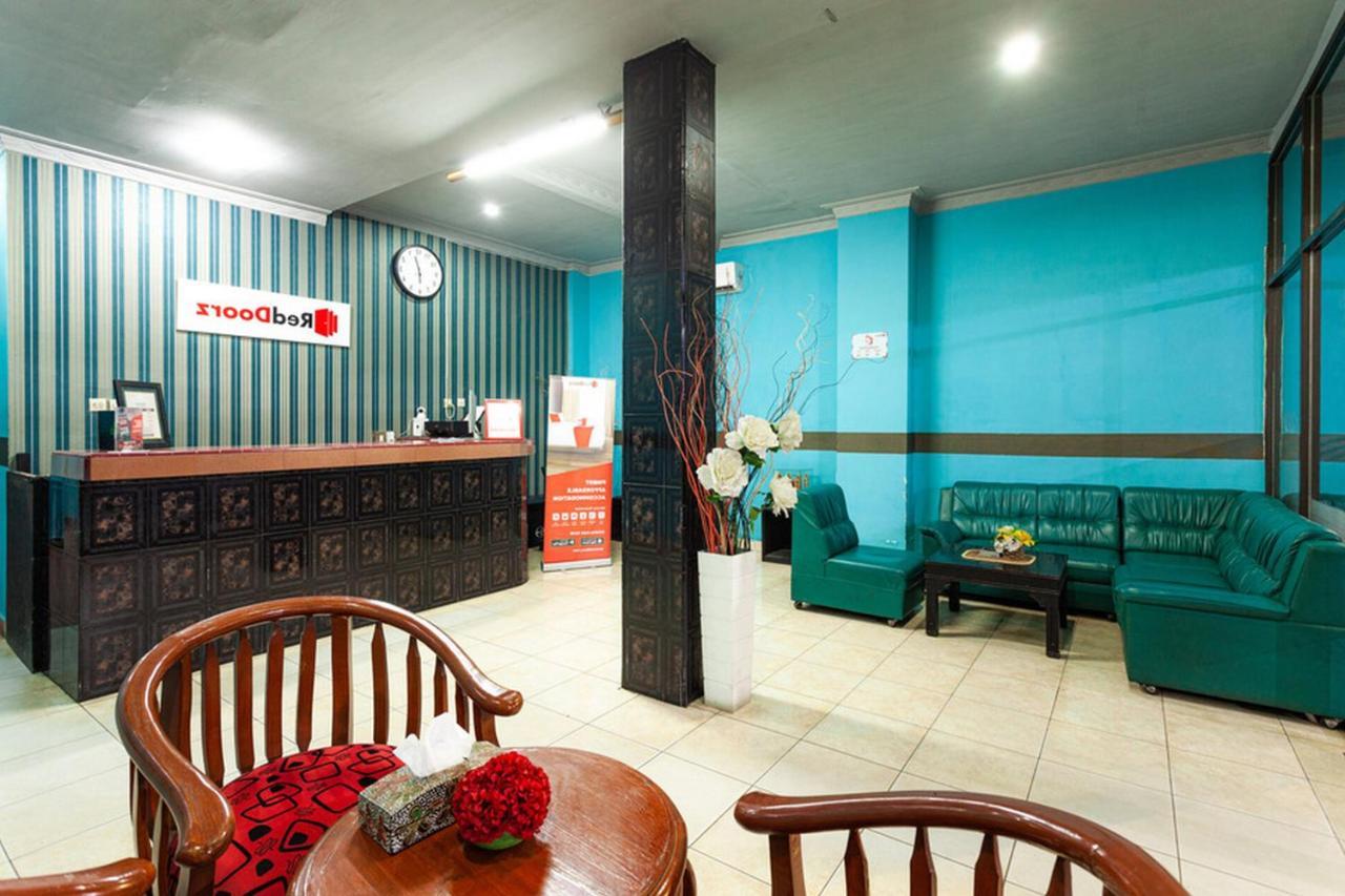 Reddoorz Near Yuki Simpang Raya Mall Medan 2 Ngoại thất bức ảnh